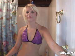 Blonde amateur girl fingering herself